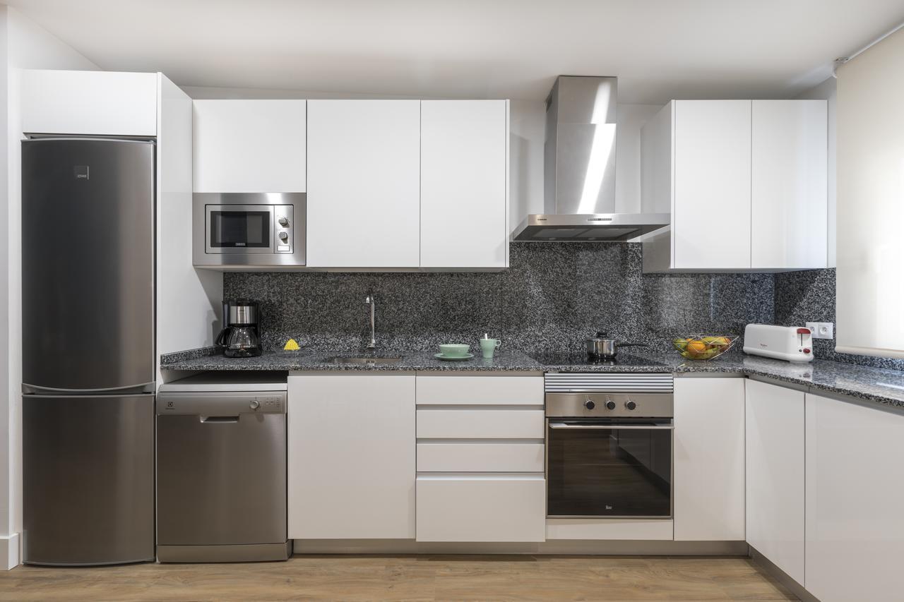 Slow Suites Bellas Artes Madrid Bagian luar foto