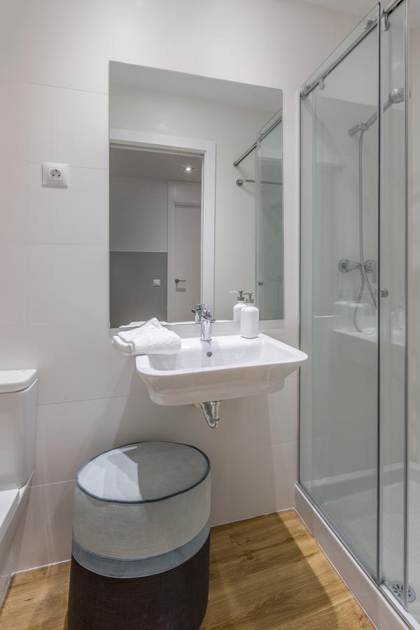 Slow Suites Bellas Artes Madrid Bagian luar foto