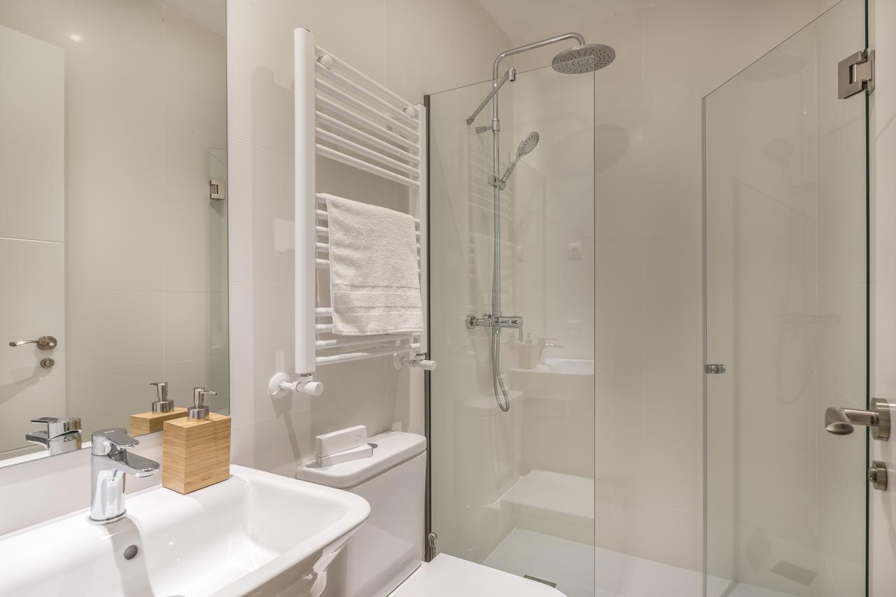 Slow Suites Bellas Artes Madrid Bagian luar foto