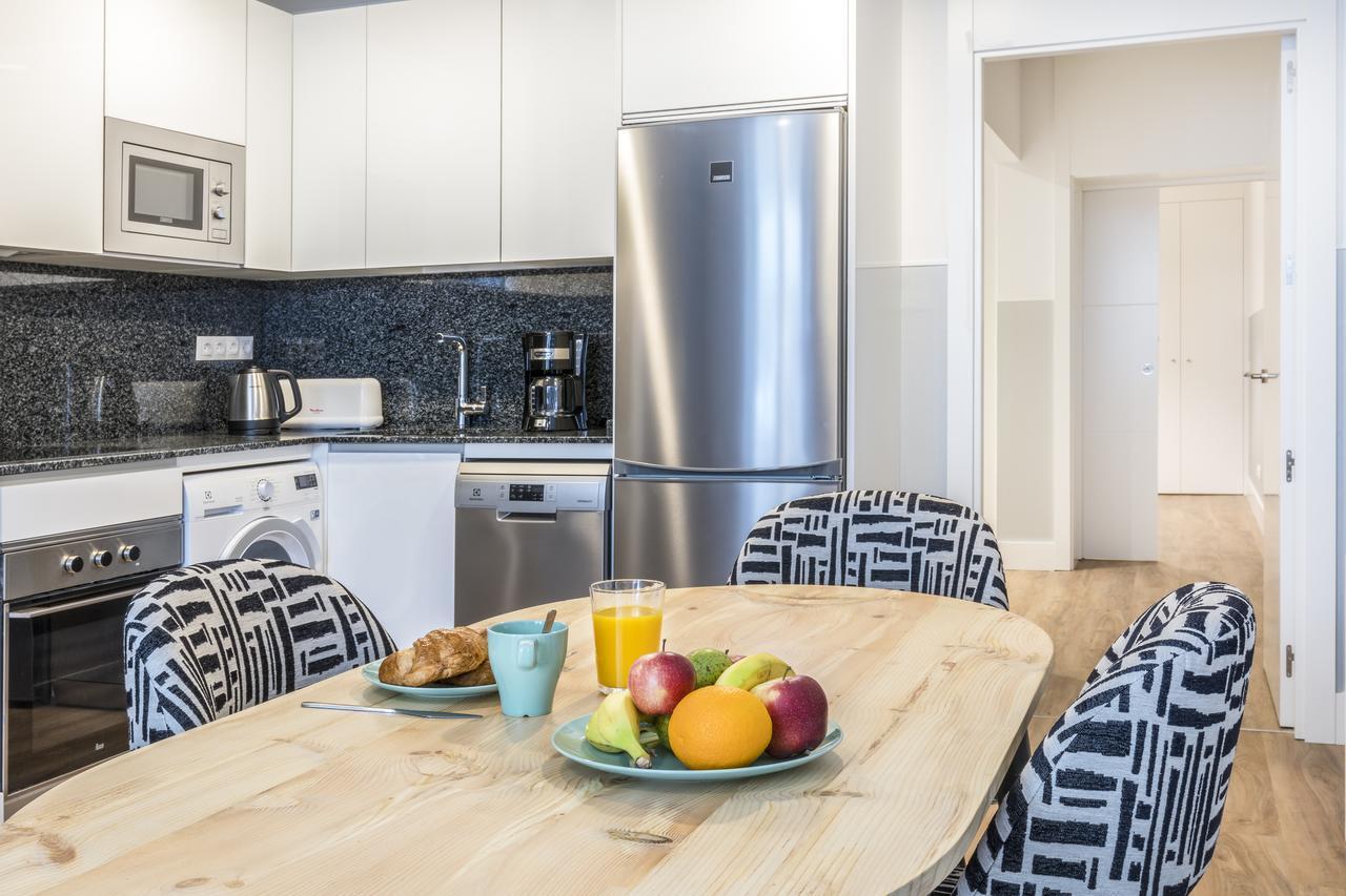 Slow Suites Bellas Artes Madrid Bagian luar foto