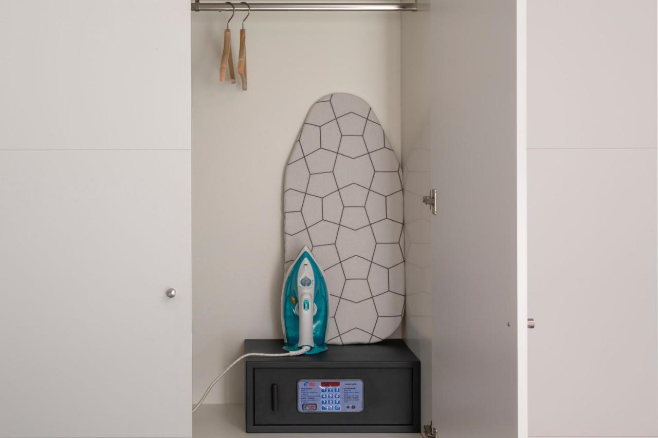 Slow Suites Bellas Artes Madrid Bagian luar foto